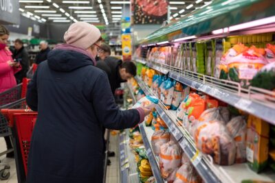 Депутаты предложили указывать магазинам наценку на социально значимые продукты