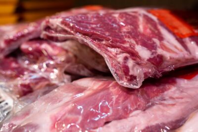 ЮАР столкнулась с дефицитом мяса на фоне вспышек гриппа птиц и ящура
