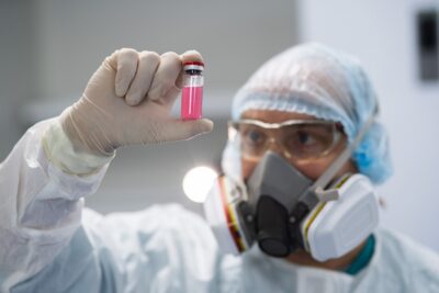 Российские ученые зарегистрировали новую вакцину против гриппа птиц H7